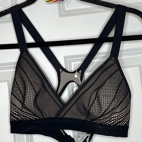 Lululemon NEW Awake to Lace Bra Size 32C Black and Barely Beige - Picture 2 of 11